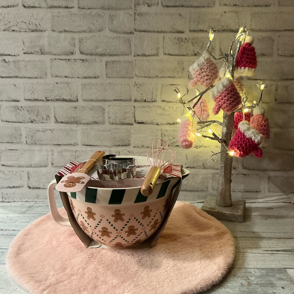 THE BAKESHOP 5pc Gingerbread Peppermint Batter Jug Set